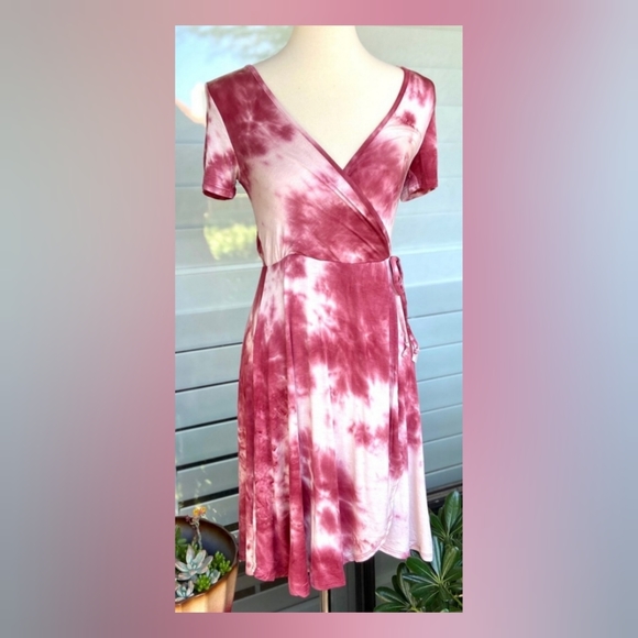 Dress - Picture 7 of 7